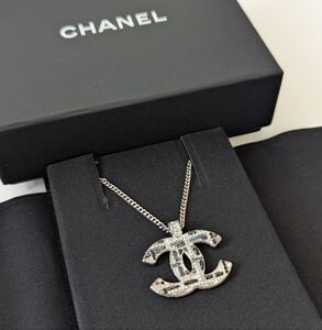 Authentic Chanel Bijoux Fantasie Necklace A19
